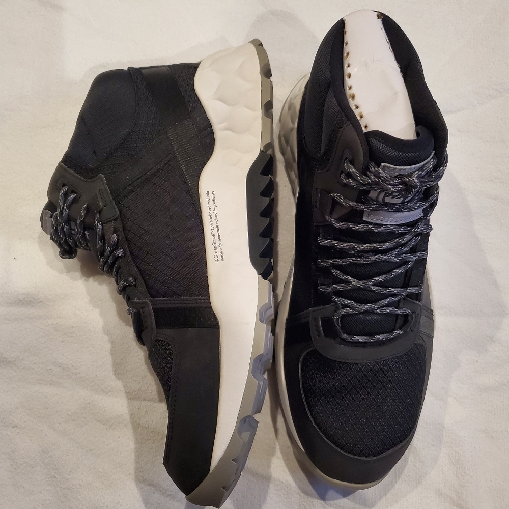- Timberland waterproof hiking boots. Brand new, black size 10
